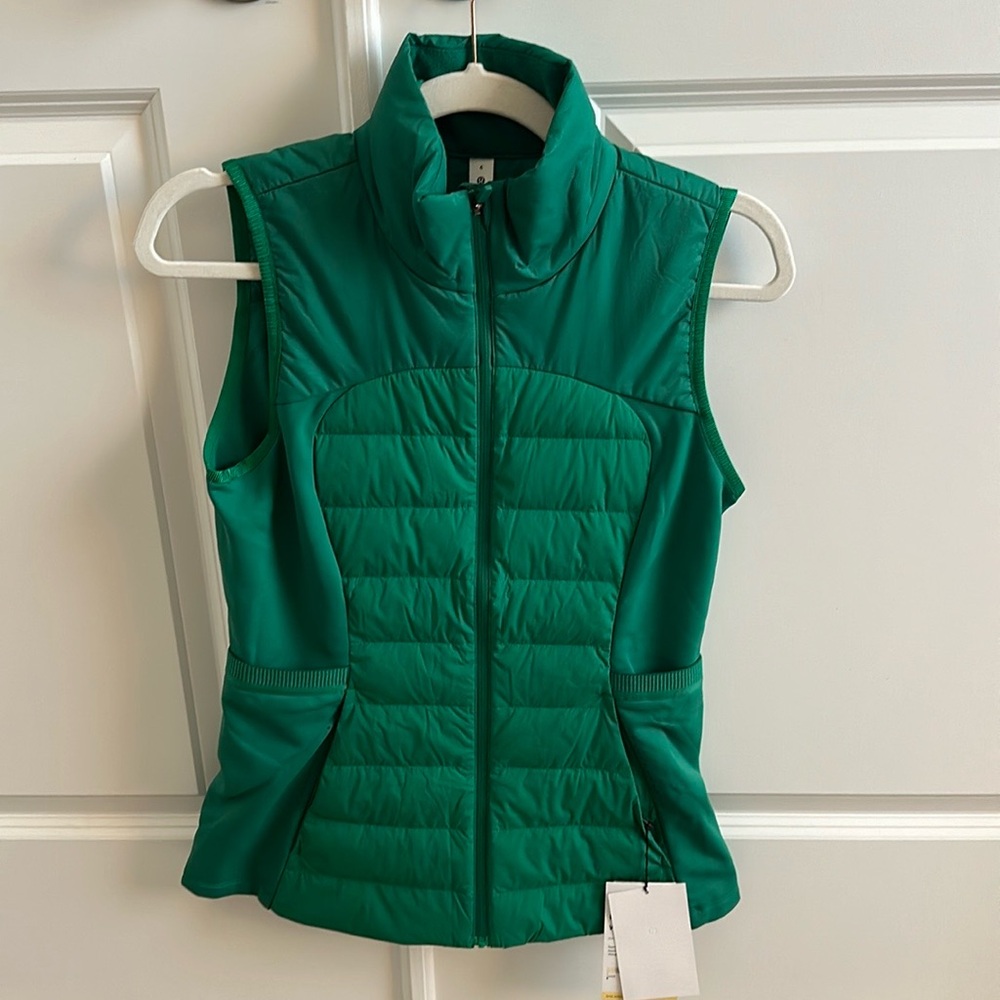 NWT Lululemon ‘Down for It All’ vest! Size 6